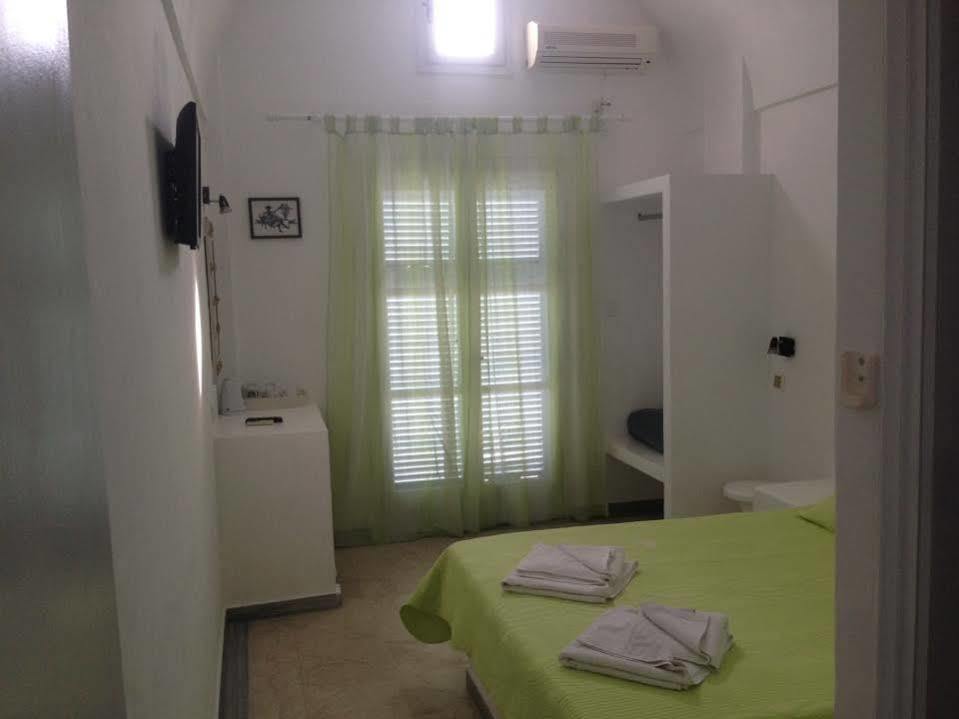 Join Us Low Cost Rooms Kamári Exterior foto